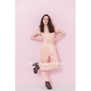 ชุดจั๊มสูท (Jumpsuit)