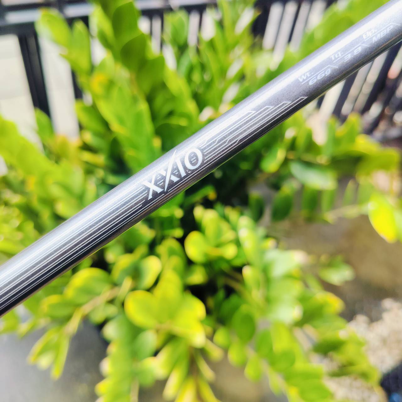 ชุดเหล็ก XXIO FORGED MX4000 เป็นรุ่นพรีเมี่ยมสุดๆของ XXIO พรีเมี่ยมกว่า IMPACT POWER เพราะเป็นวัสดุ FORGED ญี่ปุ่น และสร้างให้เป็นรูปแบบ CAVITY ใช้เนื้อ FORGED เยอะวัสดุราคาแพง ไม้กอล์ฟพรีเมี่ยมญี่ปุ่นมือสอง ของแท้ By NakaraLuxurious
