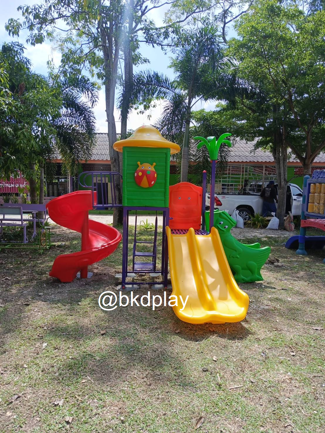 เครื่องเล่นสนามกลางแจ้ง ชุดบ้านแมลง, สนามเด็กเล่น ,เครื่องเล่นสนามกลางแจ้งในร่มราคาถูก, เครื่องเล่นสนามปฐมวัย, playground, outdoorplayground,ครุภัณฑ์สนามเด็กเล่น, สพฐ,โครงการโรงเรียนประชารัฐ