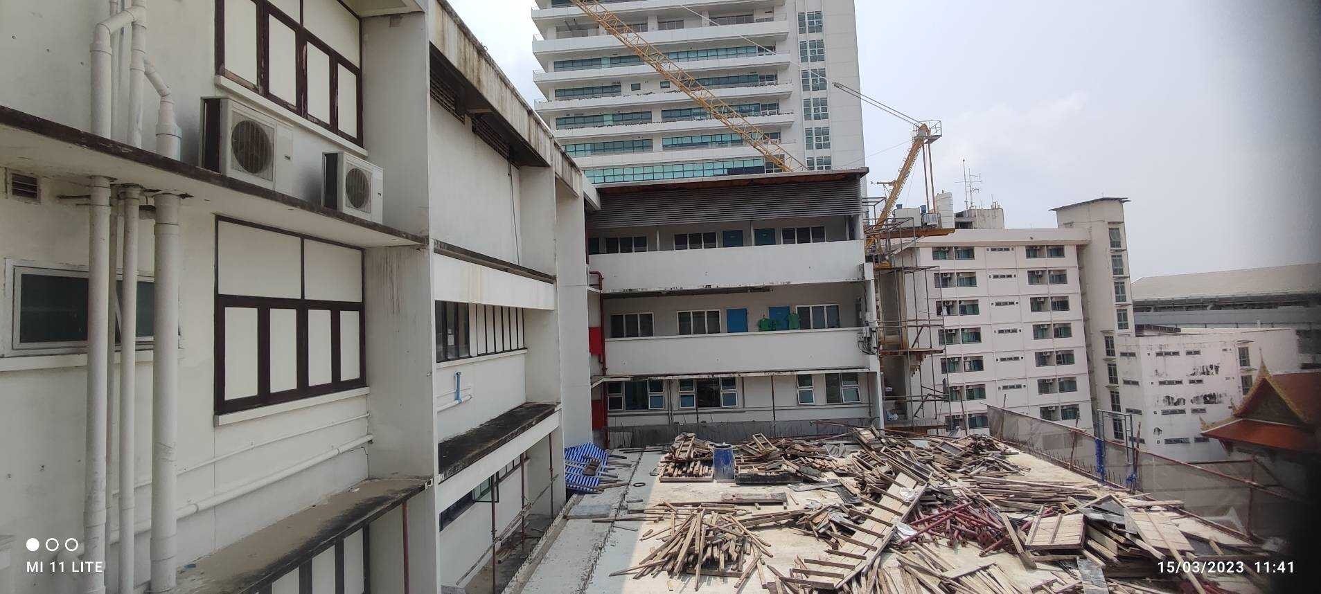 งานติดตั้งกันสาด หอพักพยาบาล โรงพยาบาลศิริราช