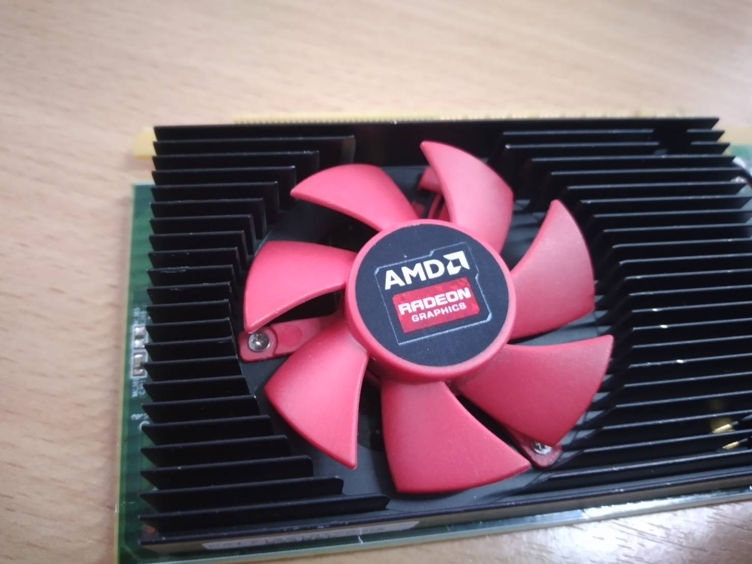 Amd Radeon R5 340X 2GB Dvi Video Card ขาสั้น