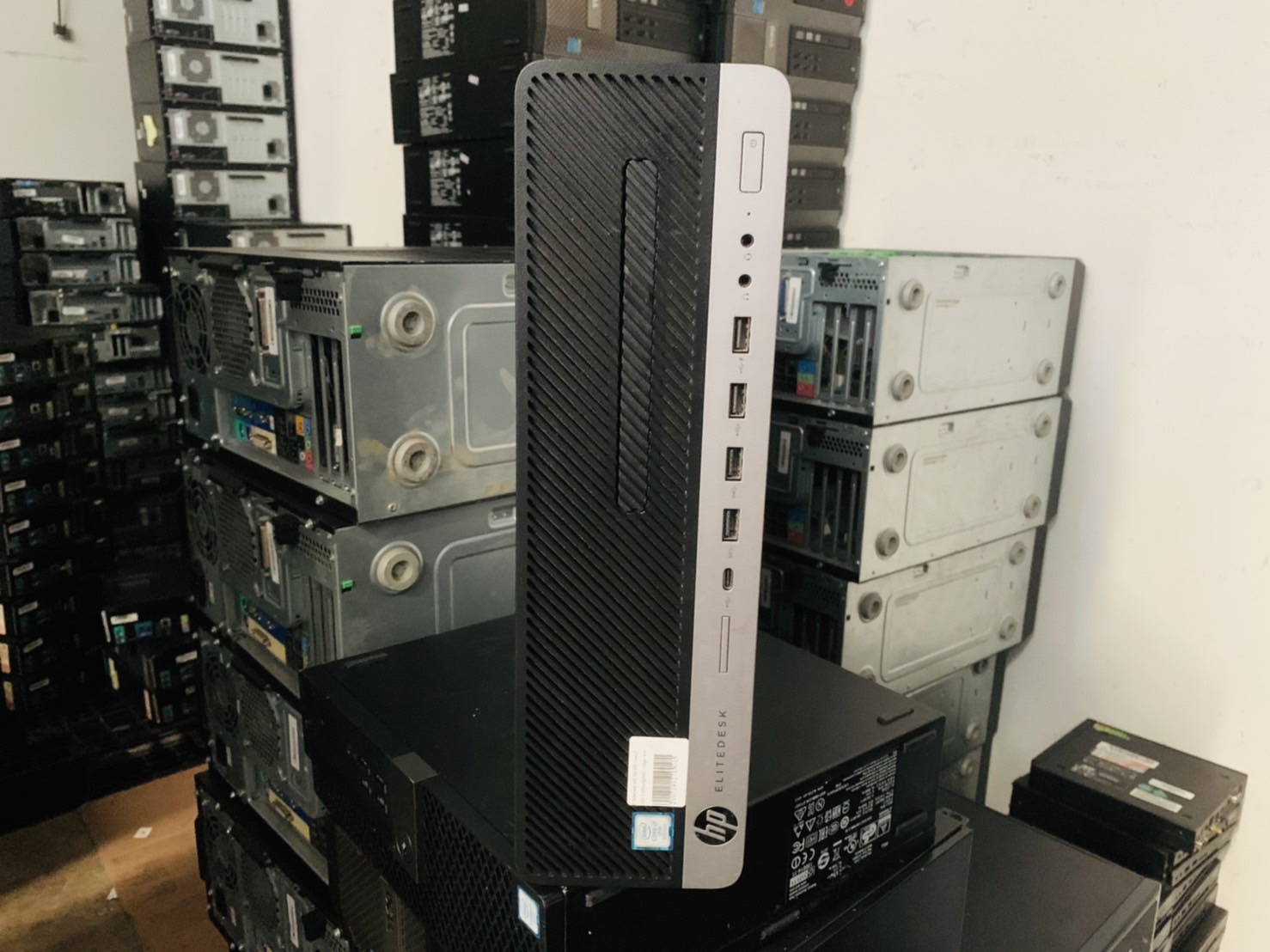 HP EliteDesk 800 G4 SFF คอมพิวเตอร์ตั้งโต๊ะ ครบชุด พร้อมจอ