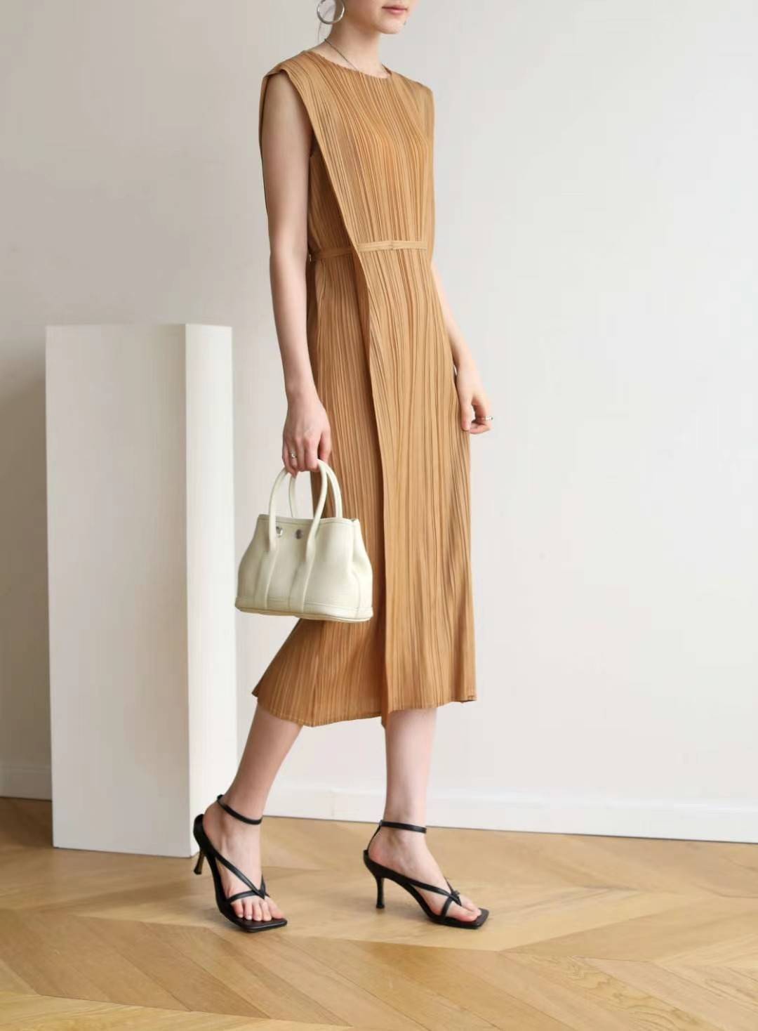 2MUAY รุ่น GJO7655 SIMPLE BOW TIE PLEATED DRESS เดรสผู้หญิง เดรสพลีทคุณภาพ 15สี FREE SIZE