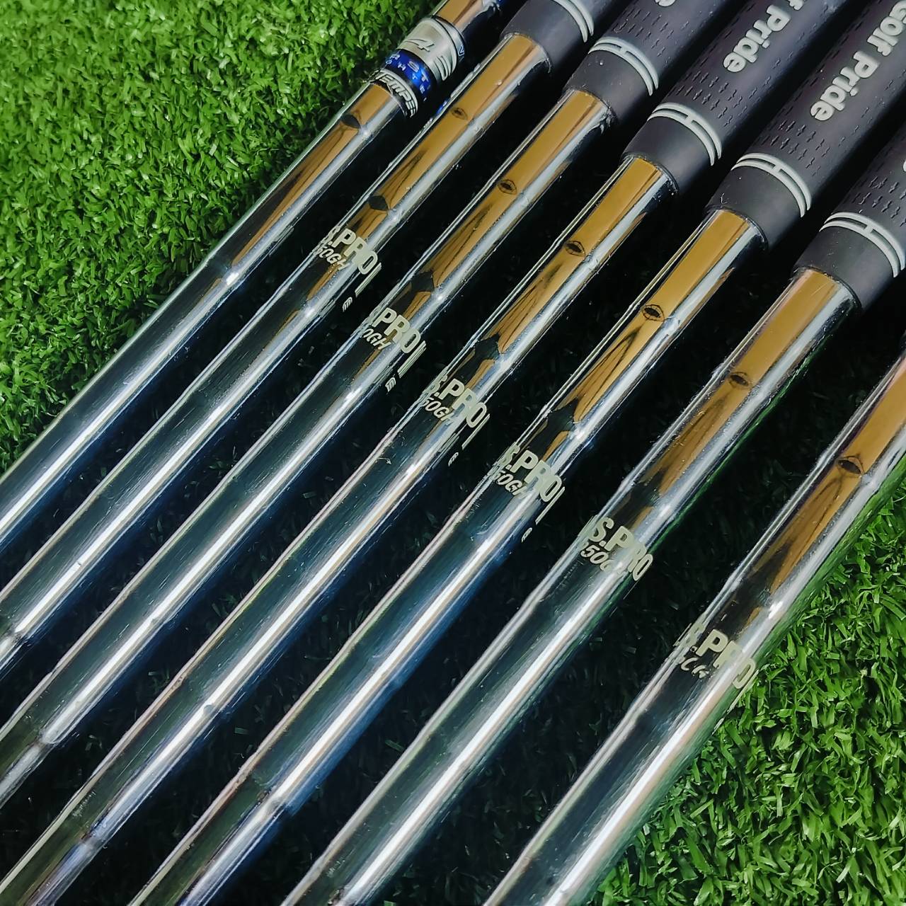 ชุดเหล็ก Titleist AP2 FORGED ออกแบบให้มี DUAL CAVITY ทั้งตีนุ่ม ง่าย ตรง และระยะแม่นยำ ก้าน NS PRO 950 FLEX R มีเหล็ก 4 5 6 7 8 9 PW ไม้กอล์ฟพรีเมี่ยมมือสอง ของแท้ By NakaraLuxurious