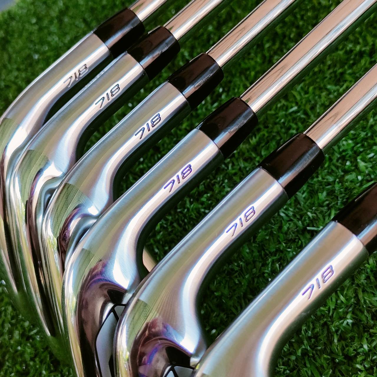 ชุดเหล็ก Titleist AP3 718 จากการพัฒนาชุดเหล็ก AP1 และ AP2 มาผสมผสานเข้าด้วยกัน เพื่อสร้างเหล็กที่ตีไกลที่สุด สร้างความเร็วได้สูงสุดเท่าที่ Titleist เคยมีมา ไม้กอล์ฟพรีเมี่ยมมือสอง ของแท้ By NakaraLuxurious