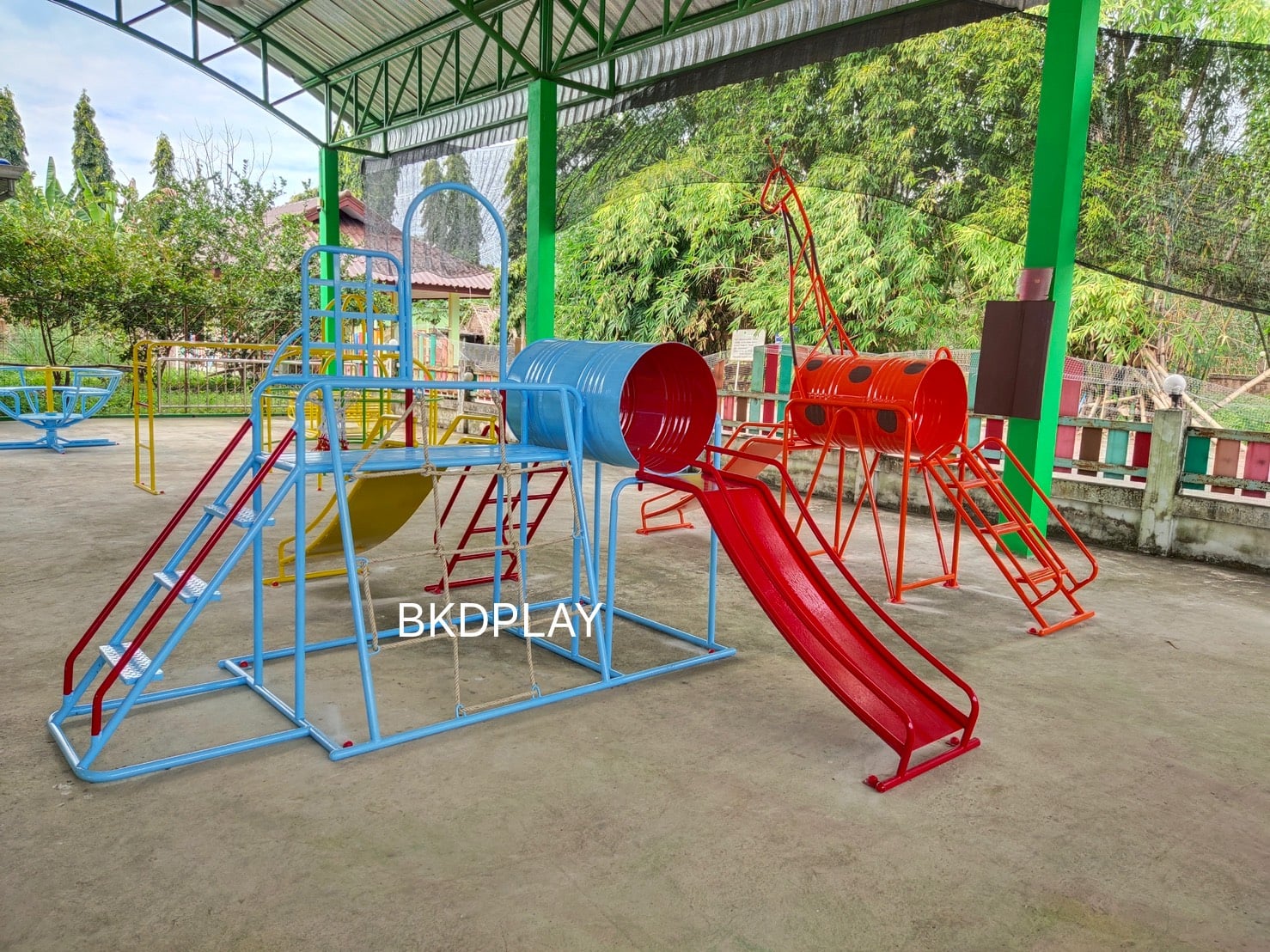 เครื่องเล่นสนามชุดรวมD ประกอบด้วยสไลเดอร์ปีนป่ายแป้นบาสและถังลอด, เครื่องเล่นสนามกลางแจ้ง , เครื่องเล่นสนามเหล็ก, ของเล่น, OutdoorPlayground,สนามเด็กเล่น,เครื่องเล่นงบสพฐ.ประชารัฐ ราคาโรงงาน