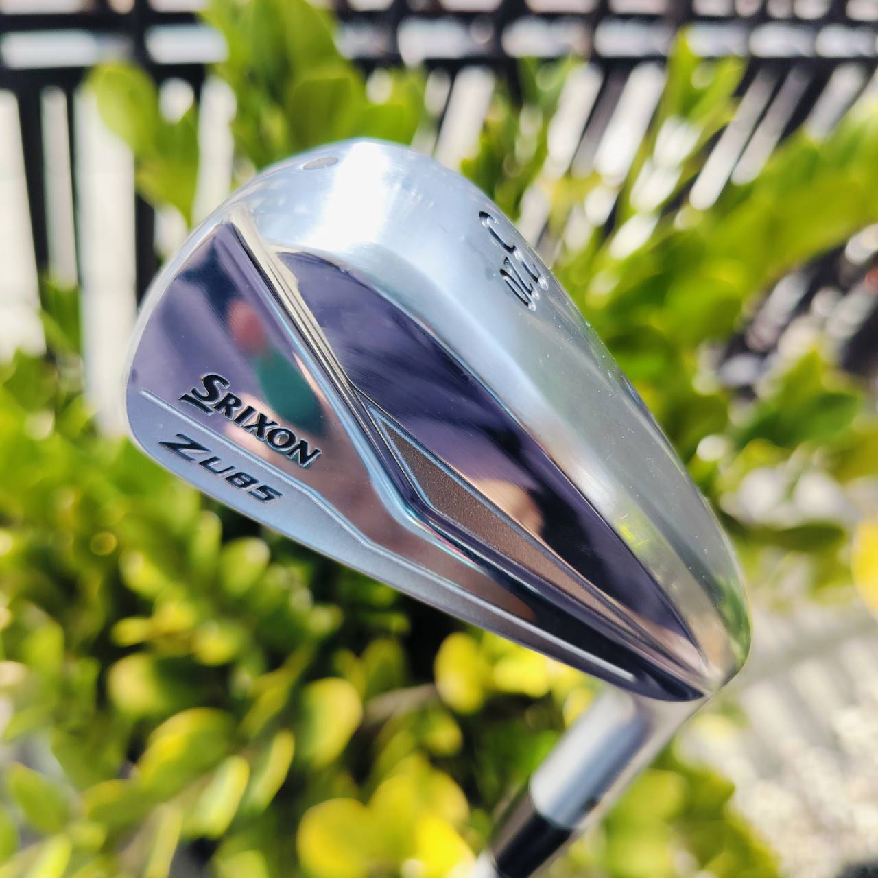 เหล็กไฮบริด SRIXON ZU85 เป็น U3 องศา 20 FORGED เป็นเหล็กยาวกึ่งไฮบริด ตีแม่น สปินจัด ตีง่ายเหมือนไฮบริด แต่ตีแม่นยำ ตกหยุด ไม้กอล์ฟพรีเมี่ยมญี่ปุ่นมือสอง By NakaraLuxurious