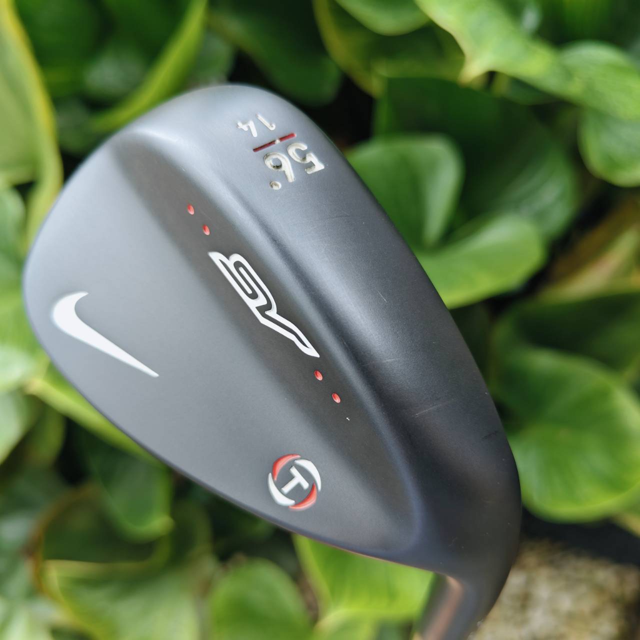 WEDGE NIKE SV T องศา 56 เบาท์ 14 Sand Wedge ที่ให้ Spin ควบคุมระยะ รอบกรีนได้แม่นยำ