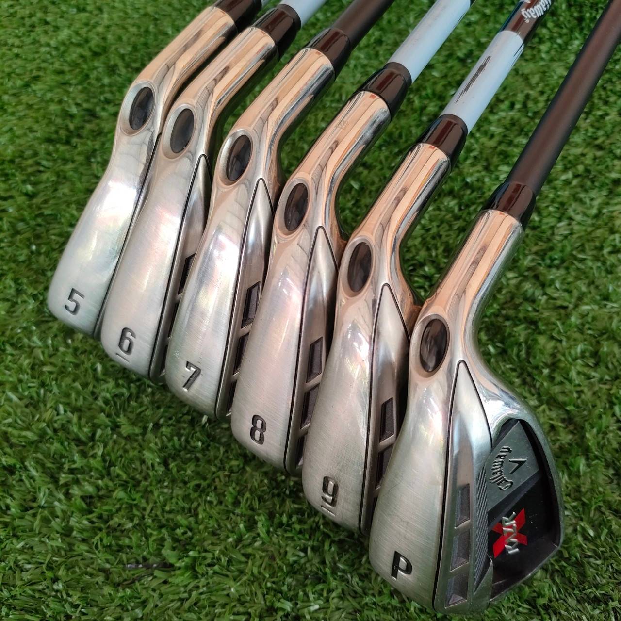 ชุดเหล็ก CALLAWAY RAZR X มีเหล็ก 5-9 เเละ PW ก้าน CALLAWAY FLEX A เป็น Flex amature มือสมัครเล่น ก้านอ่อน เบาสบาย ตีง่ายๆนุ่มๆ ตีสนุก มันส์ ระยะดีเลยครับ