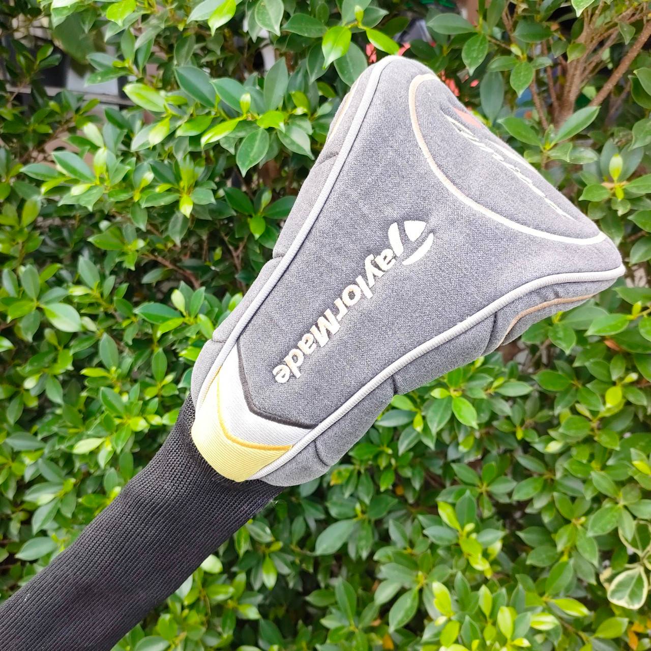 DRIVER TAYLORMADE R7 LIMITED ก้าน MATRIX OZIK FLEX R องศา 9.5 รุ่นนี้ลิมิเต็ด หน้าเด้งมากๆ ตีไกลจัดๆ ก้านพรีเมี่ม เบา เร่งสปีดได้ดี ไขปรับได้