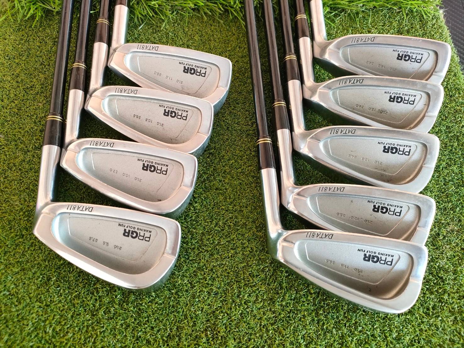 ชุดเหล็ก PRGR DATA811 มีเหล็ก 3 - PW SW ก้านกราไฟต์ PRGR M-40 /90MPH ไม้กอล์ฟพรีเมี่ยมจากประเทศญี่ปุ่น วัสดุดีมากตีง่ายและนุ่มมากวันนี้จัดให้ราคาพิเศษแน่นอนครับ