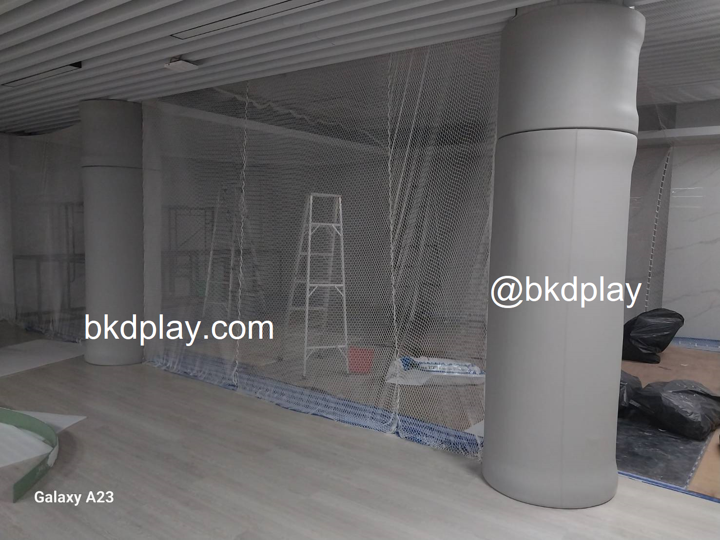 รับทำผนังกันกระแทก บุผนังห้อง หุ้มเสากันกระแทก บุหุ้มหนัง สั่งทำตามขนาดและสี