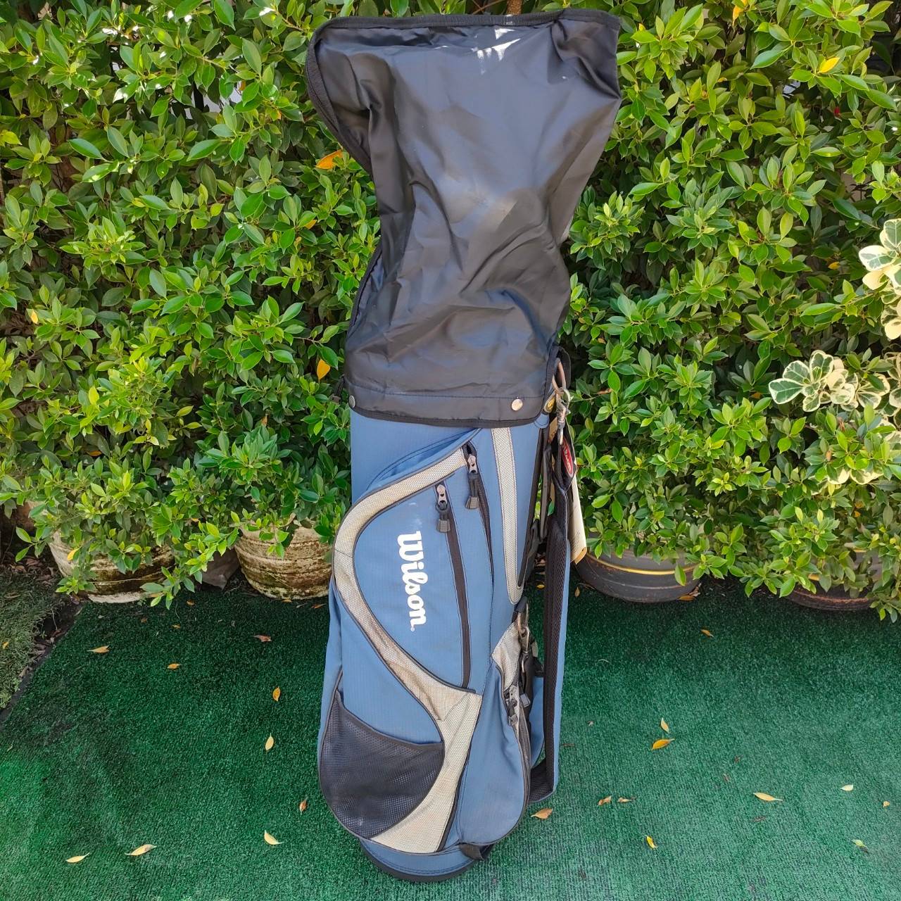 **ไม้กอล์ฟสำหรับผู้หญิง** LADYSET WILSON PALCESS ของใหม่มือหนึ่ง คุณภาพดีมาก ชุดนี้ไม่มี Driver และเหล็กยาว เพราะ Driver และ ไฮบริด เป็นไม้พิเศษที่สามารถไปเลือกซื้อแยกชิ้น เพื่อที่จะได้หัวใหญ่และเทคโนโลยีทันสมัย อย่างในปัจจุบัน ไม้กอล์ฟมือสอง ของแท้ BY Na