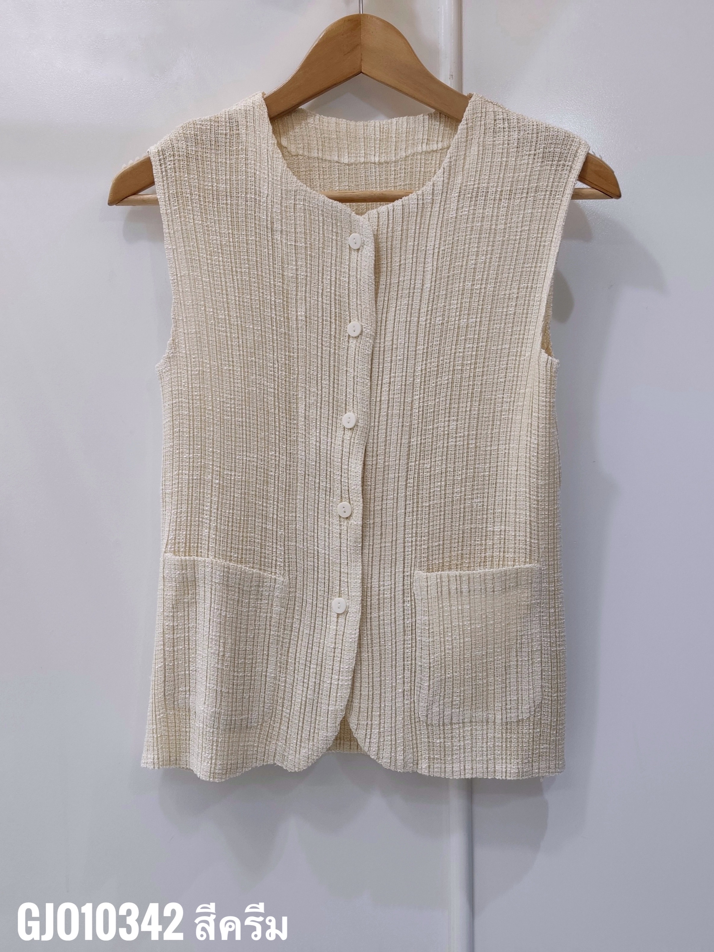2MUAY รุ่น GJO10342 เสื้ออัดพลีท ผ้าKnit SLEEVELESS BUTTON FRONT METALLIC KNIT PLEATED TOP 9 สี FREE SIZE
