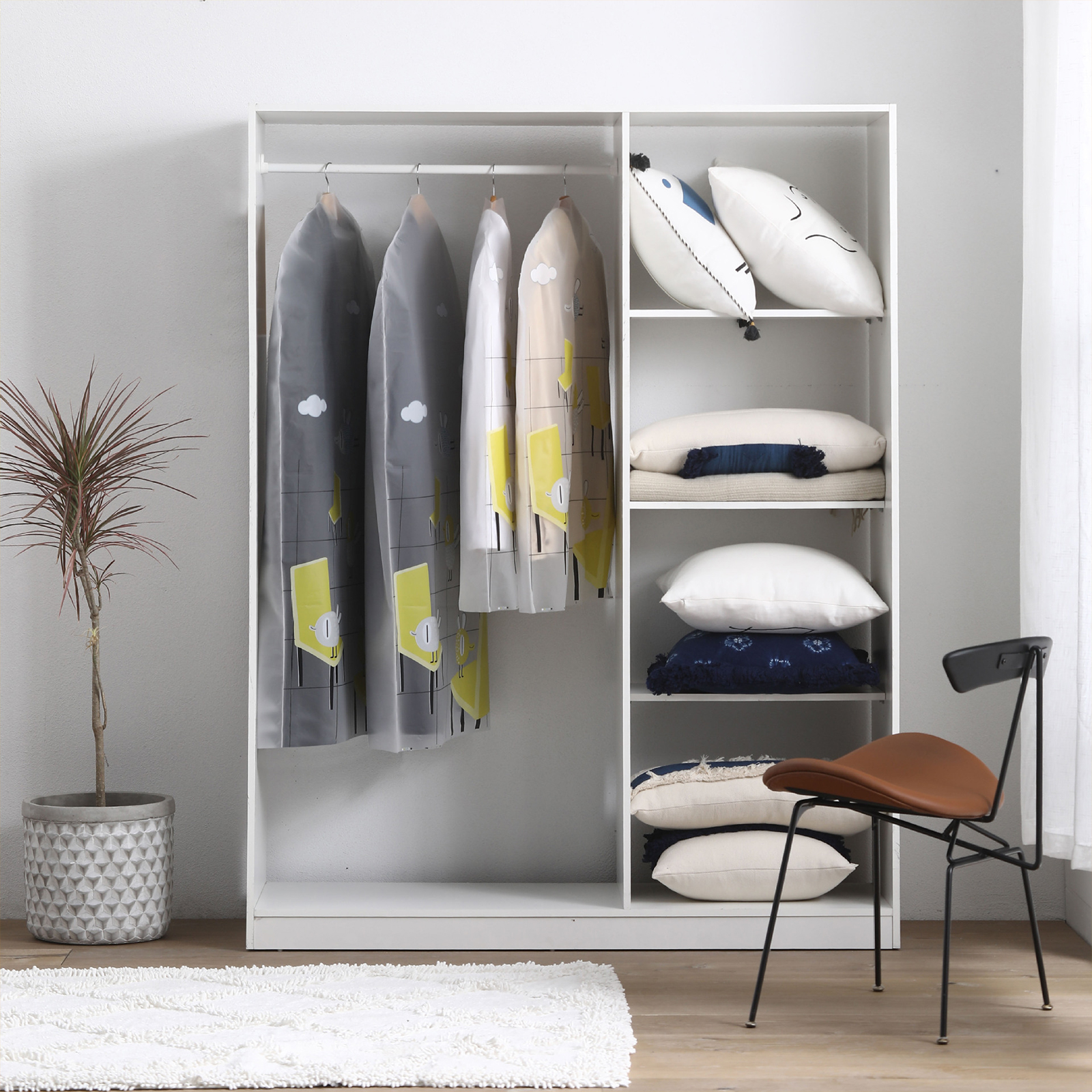 ถุงคลุมเสื้อผ้า S-60*90 / M-60*100 /L-60*120 ถุงไม้แขวนเสื้อผ้า ที่เคลุมเสื้อผ้า กันฝุ่น กันน้ำ พิมพ์ลาย