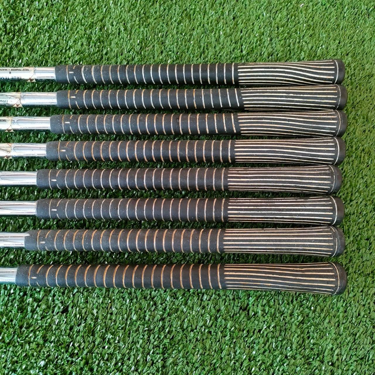 ชุดเหล็ก HOWSON DJ100 มีเหล็ก 3-9 เเละ PW ก้าน TRUE TEMPER SPRITE FLEX R ใบใหญ่ CAVITY ตีง่ายมากครับ