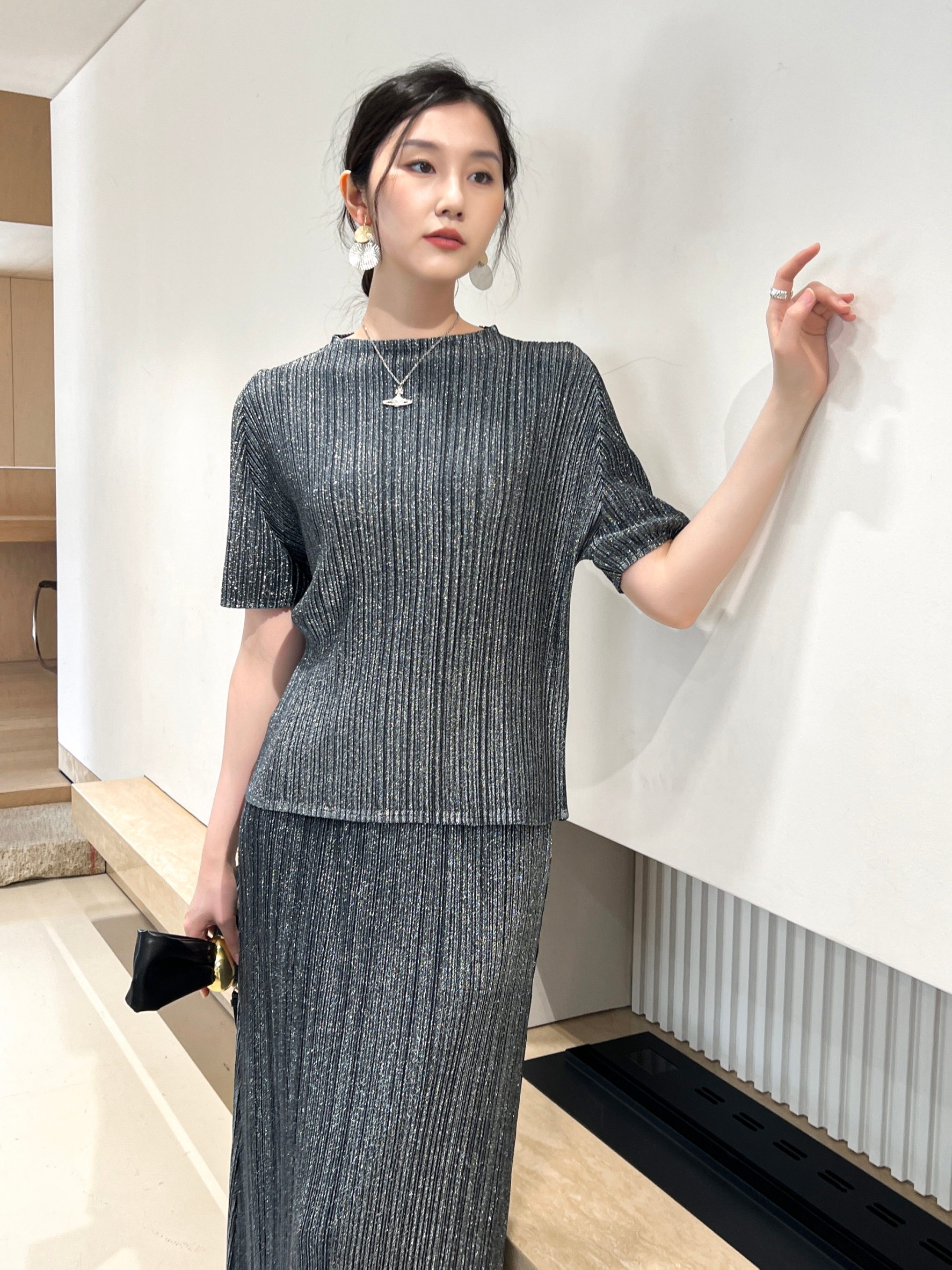 ปรับราคาลง20%!! 2MUAY รุ่น GJO3737 เสื้อพลีทคุณภาพ SHORT SLEEVE GLITTER PLEATED TOP 7 สี FREE SIZE