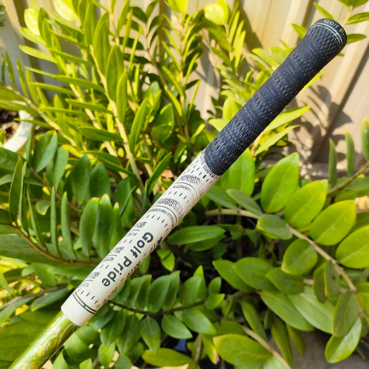 ก้าน DRIVER WACCINE COMPO GR55 ยาวเฉพาะก้าน 44 นิ้ว FLEX S ติดสลิฟมาด้วย ใส่กริพ GOLF PRIDE ไม้กอล์ฟพรีเมี่ยมมือสอง ของแท้ By NakaraLuxurious