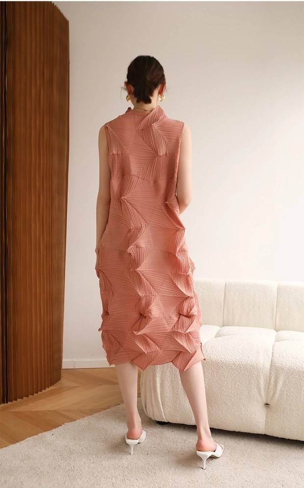 2MUAY รุ่น GJO6613 เดรสอัดพลีทงานคุณภาพ SLEEVELESS ZIGZAG PLEATED DRESS 9สี FREE SIZE