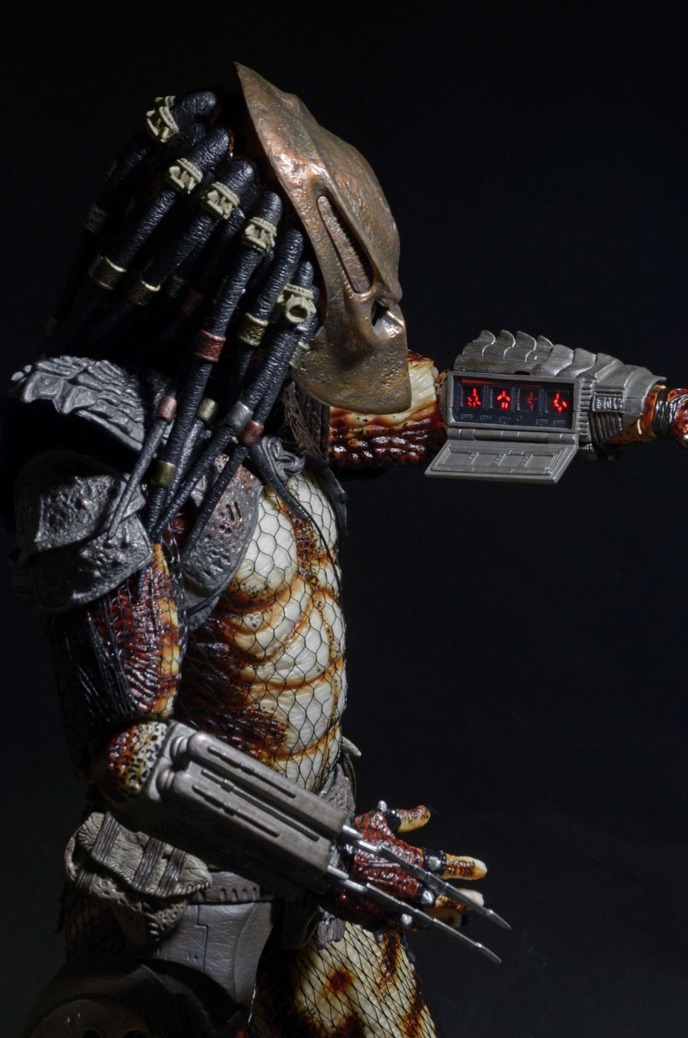 [สั่งจอง]Neca 1/4 : Predator with LED Lights (18นิ้ว)