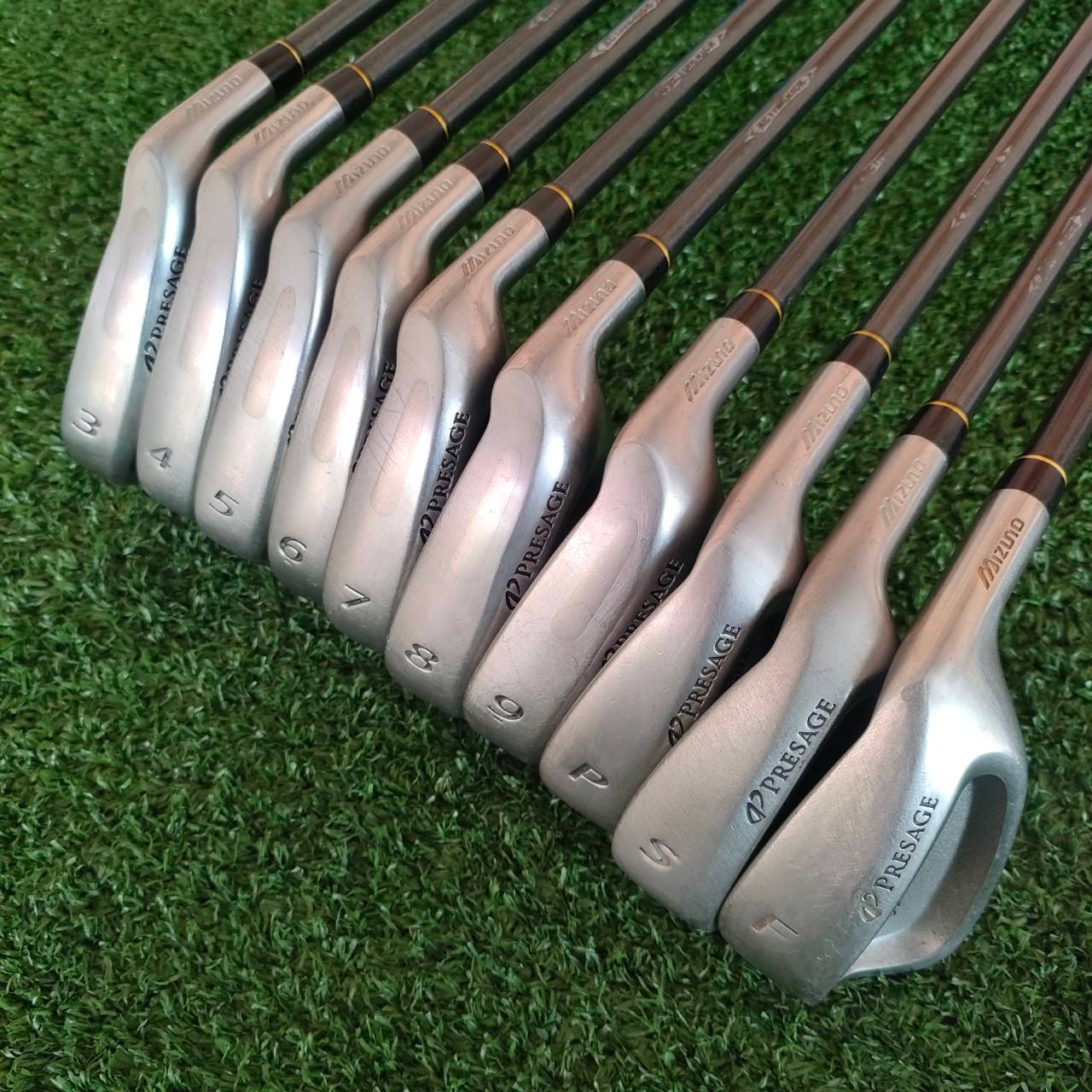 ชุดเหล็ก MIZUNO PRESAGE มีเหล็ก 3-9 เเละ PW SW FW ก้าน D-D NAVIGATION FLEX R เป็นชุดเหล็กหน้าเด้ง!! พรีเมี่ยมญี่ปุ่น ตีได้ไกลกว่าปกติและยังมีถ่วงทังสเตนดึงจุด CG ต่างๆ สภาพสวยมาก!! ไม้กอล์ฟมือสอง ของแท้ BY NakaraLuxurious