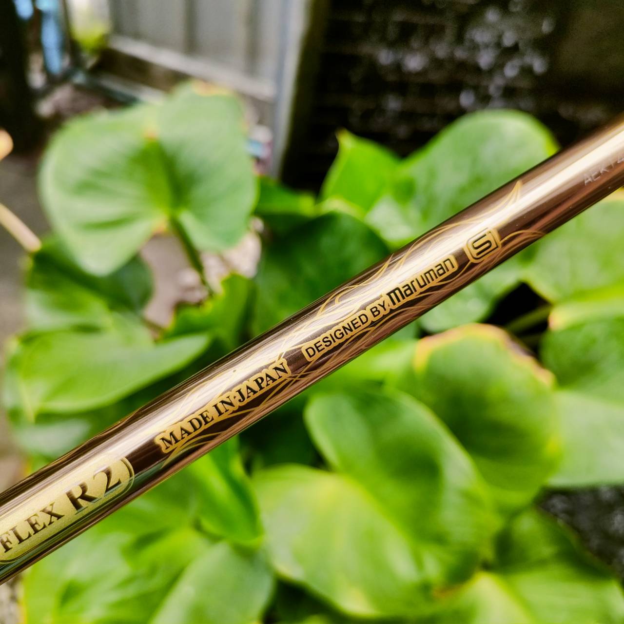 ก้าน MARUMAN MAJESTY FLEX R2 ความยาวก้าน 47 นิ้ว ติดกริพเดิมมาด้วย เป็นก้านพรีเมี่ยม Hi-END ของ MARUMAN ตีดีมากๆ เป็นสไตล์ก้านอ่อนนุ่มและเบาจัดๆ ก้านไม้กอล์ฟพรีเมี่ยมมือสอง ของแท้ By NakaraLuxurious