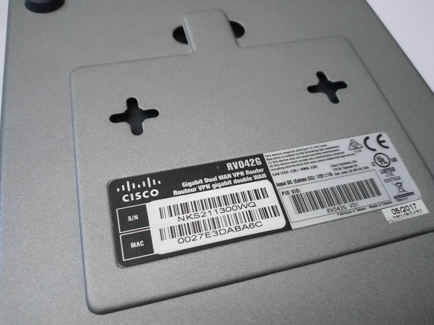 Cisco RV042G 4-port 10/100/1000 Gigabit VPN Router - Dual WAN