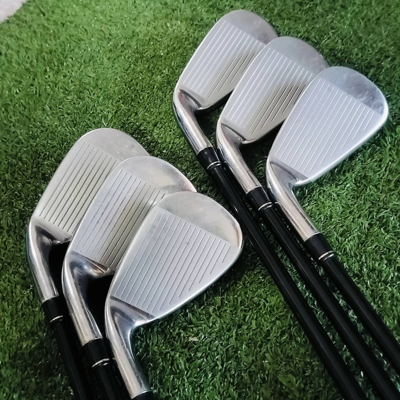 ชุดเหล็ก TAYLORMADE BURNER SUPERLAUNCH เป็นชุดเหล็กที่ตีง่ายมากที่สุด ตีสนุกมากที่สุดเลยค่ะ ก้าน FUBUKI 50 FLEX R มีเหล็ก 5 6 7 8 9 PW ไม้กอล์ฟพรีเมี่ยมมือสอง ของแท้ By NakaraLuxurious