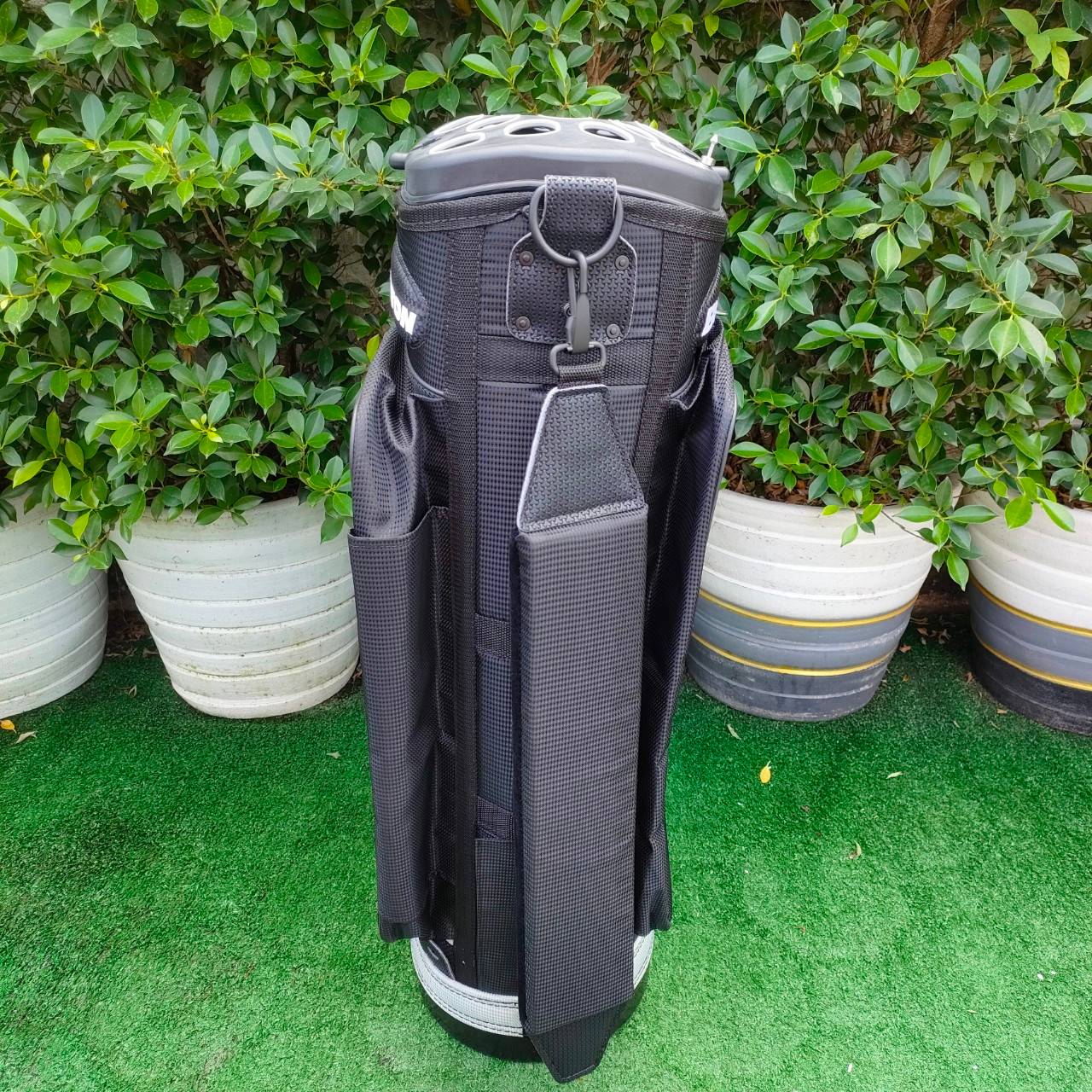 ❤️🔥❤️🔥❤️🔥ลดล้างสต๊อค❤️🔥❤️🔥❤️🔥 ** ถุงกอล์ฟ ของใหม่มือหนึ่ง ตำหนิ โครงพลาสติกด้านในมีรอยแตก แต่ถุงใช้งานได้ปกติ** *** . ถุงกอล์ฟ BURTON Club - Lok