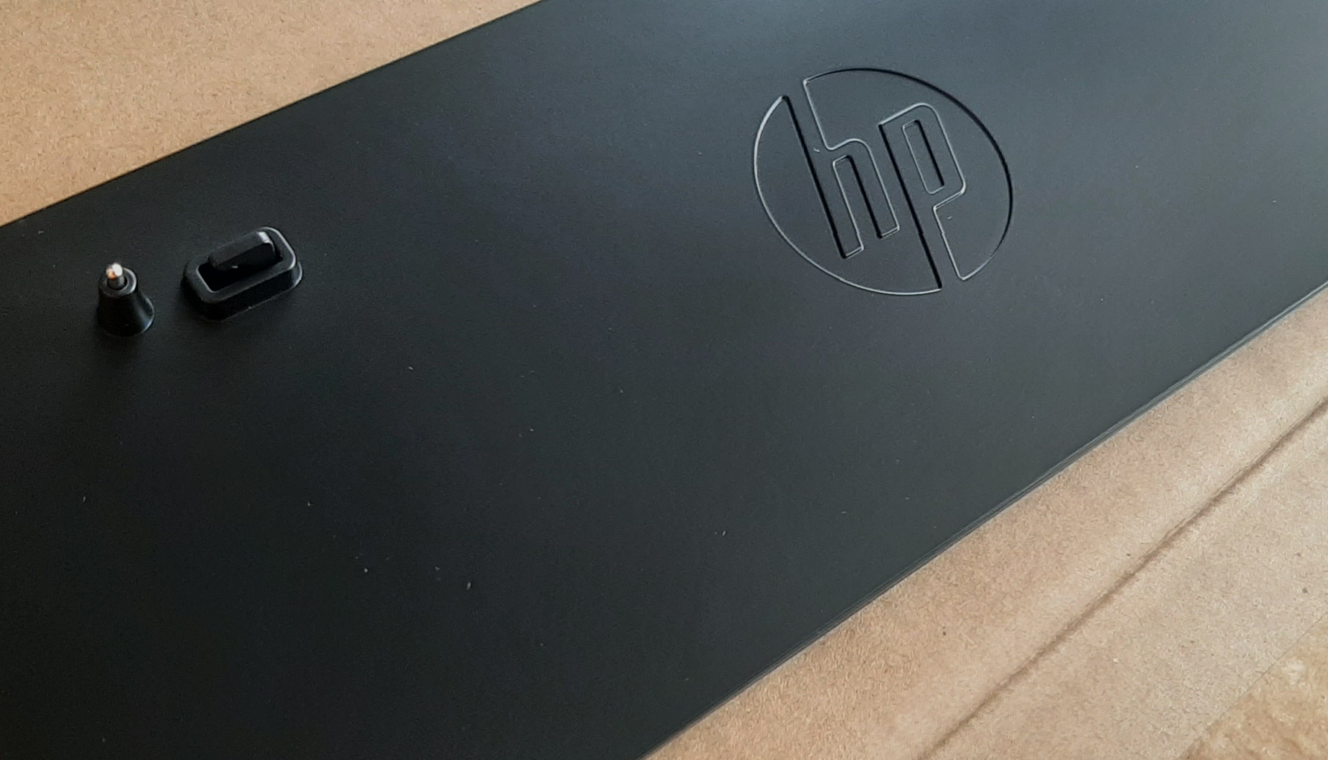 HP 2013 ultraslim docking station (D9Y32UT#ABA) มีกล่องประกันร้าน 1 วัน สภาพดี