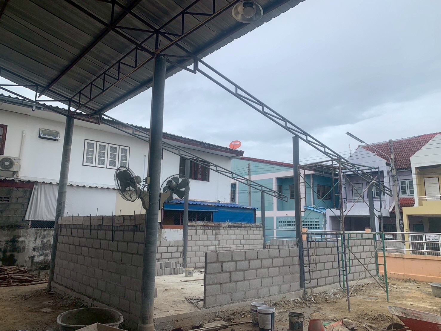 งานต่อเติมศาลาอเนกประสงค์ อบต.ปากแรต อ.บ้านโป่ง