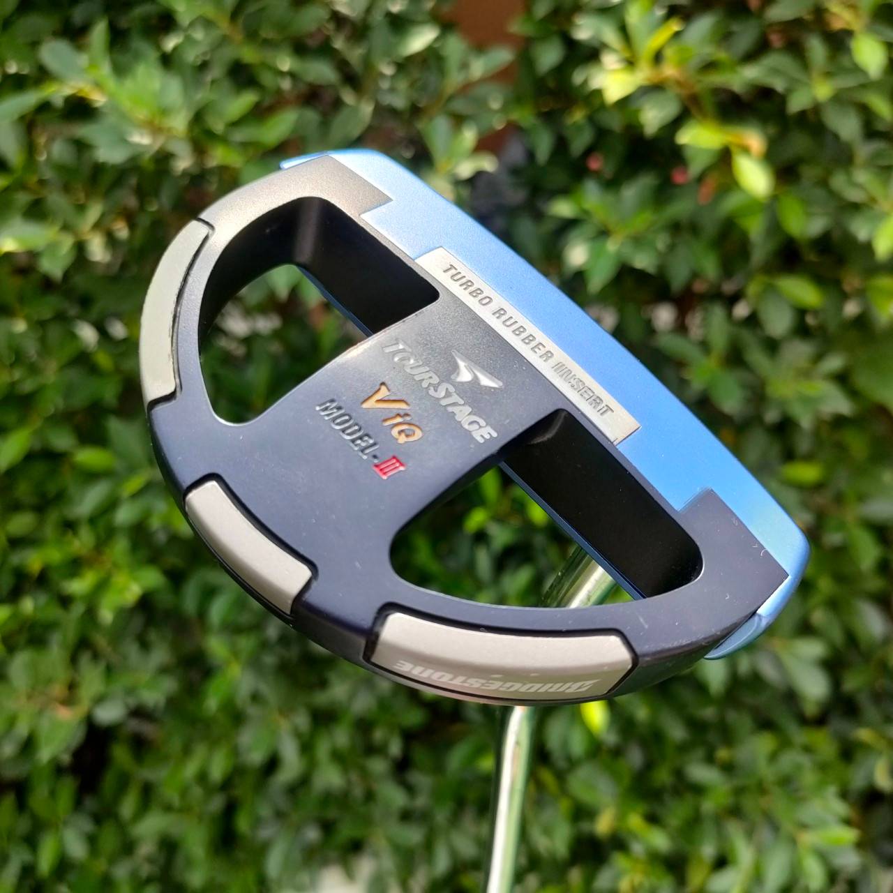 PUTTER TOURSTAGE VIQ MODEL-III ความยาว 34 นิ้ว ก้าน TOURSTAGE วัสดุดีมากๆๆๆ พรีเมี่ยมญี่ปุ่น กระจาน้ำหนักได้ดีมากๆครับ หน้าสัมผัสยิงเลเซอร์ เกาะไลน์มากๆครับ