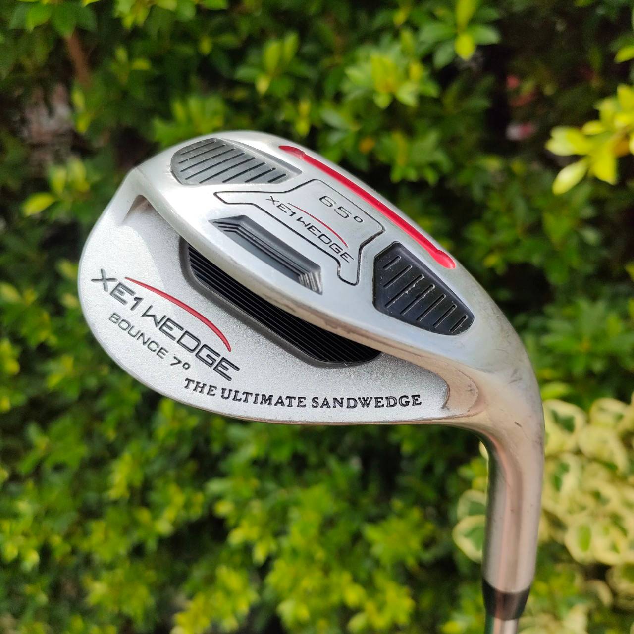 WEDGE XE1 WEDGE THE ULTIMATE SANDWEDGE องศา 65 เบาท์ 7 ก้าน XE1 WEDGE ระเบิดทรายขึ้นแน่นอน แม่น ทะลุทะลวง ชิพง่าย ออแบบพิเศษ!! ไม้กอล์ฟมือสอง ของแท้ BY NakaraLuxurious