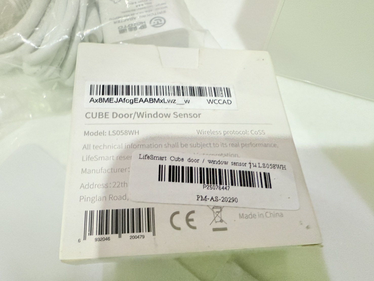 เซ็นเซอร์ไร้สาย LifeSmart Cube door / window sensor รุ่น LS058WH สำหรับติดประตูหรือหน้าต่าง เพื่อใช้ในระบบสมาร์ทโฮมและระบบความปลอดภัย