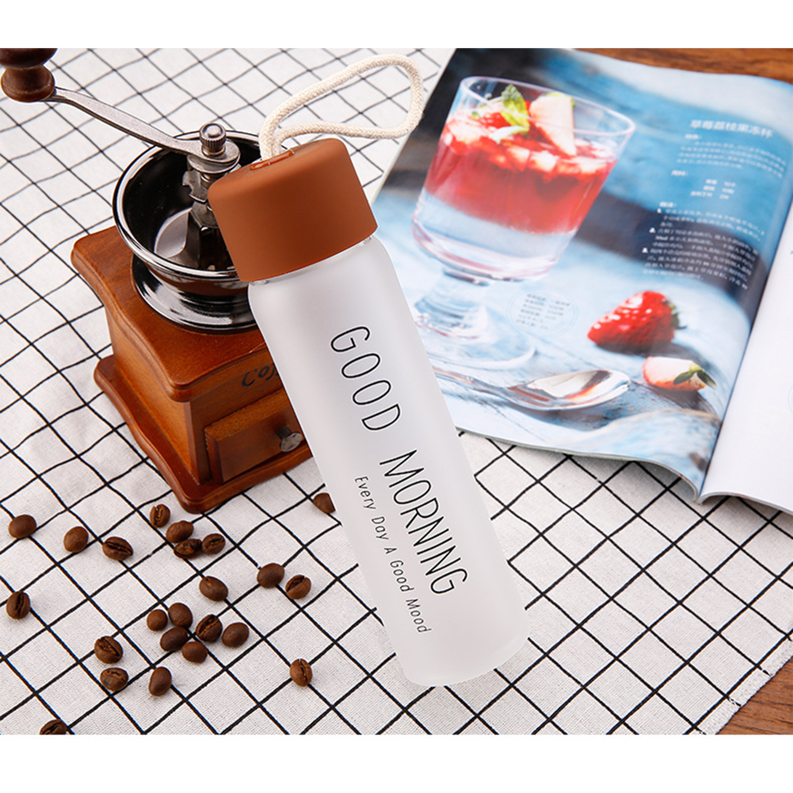 กระบอกน้ำแก้ว สายเชือก ขนาด350ml ทนความร้อน หนา ไม่แตกง่าย มีให้เลือก 4สี คละลาย ดีไซน์สวยงาม