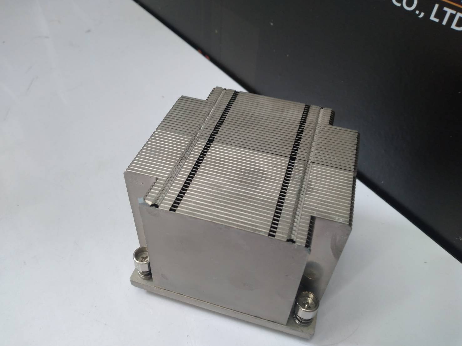 06DMRF Dell PowerEdge R510 LGA1366 Heatsink 6DMRF