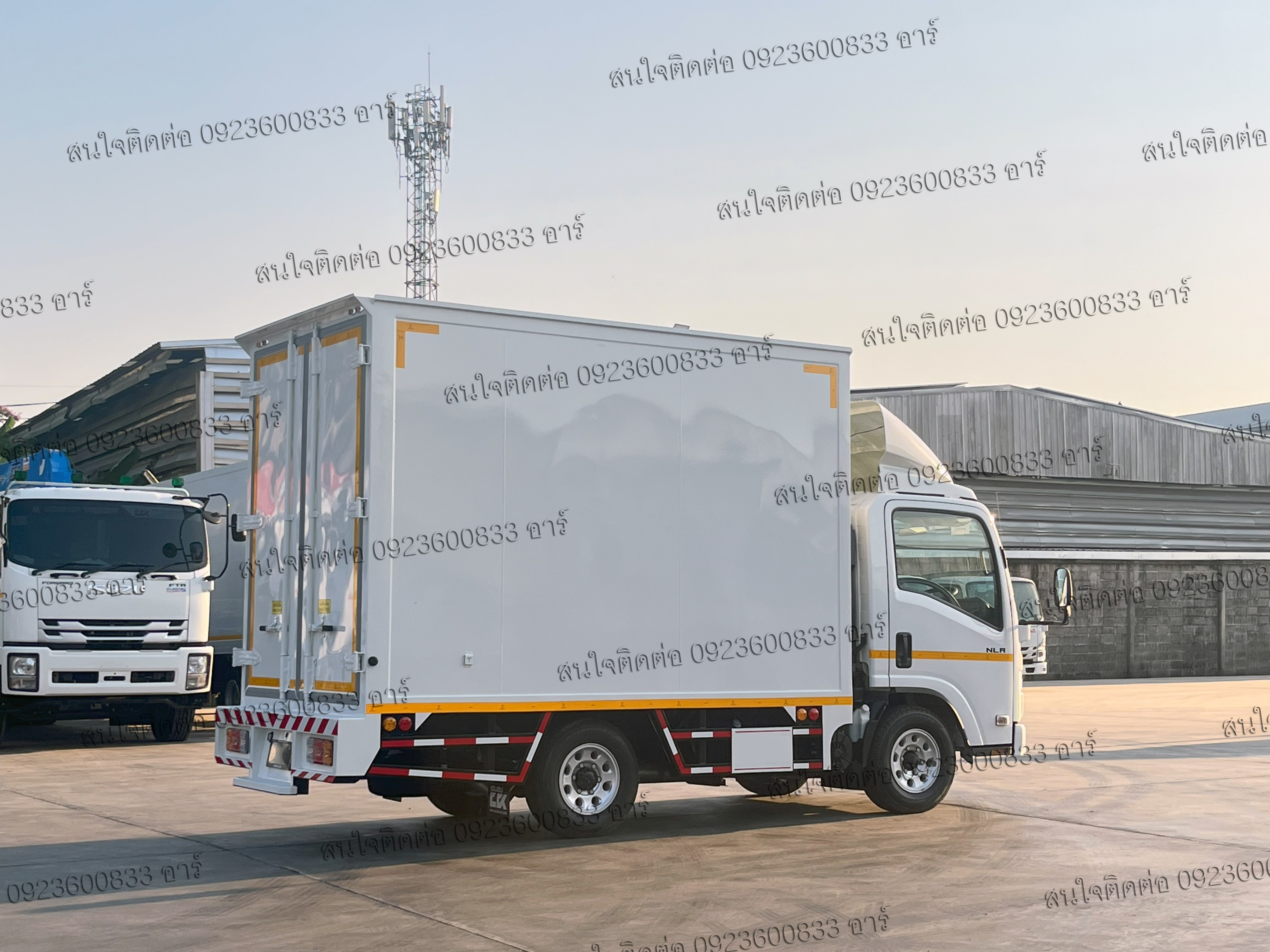 4 ล้อ ISUZU NLR Euro5 Max ตู้ 3 บาน