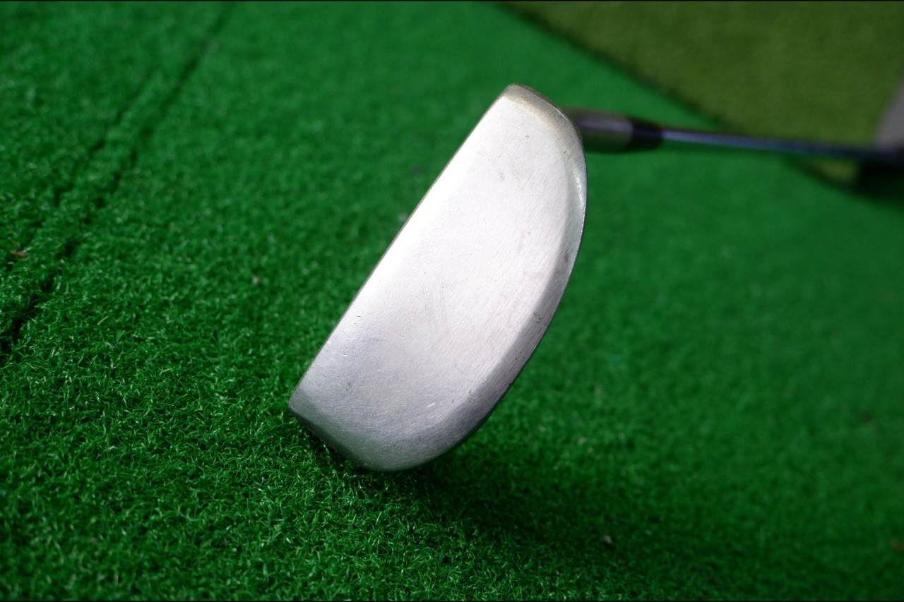 Putter Wilson t .p .a