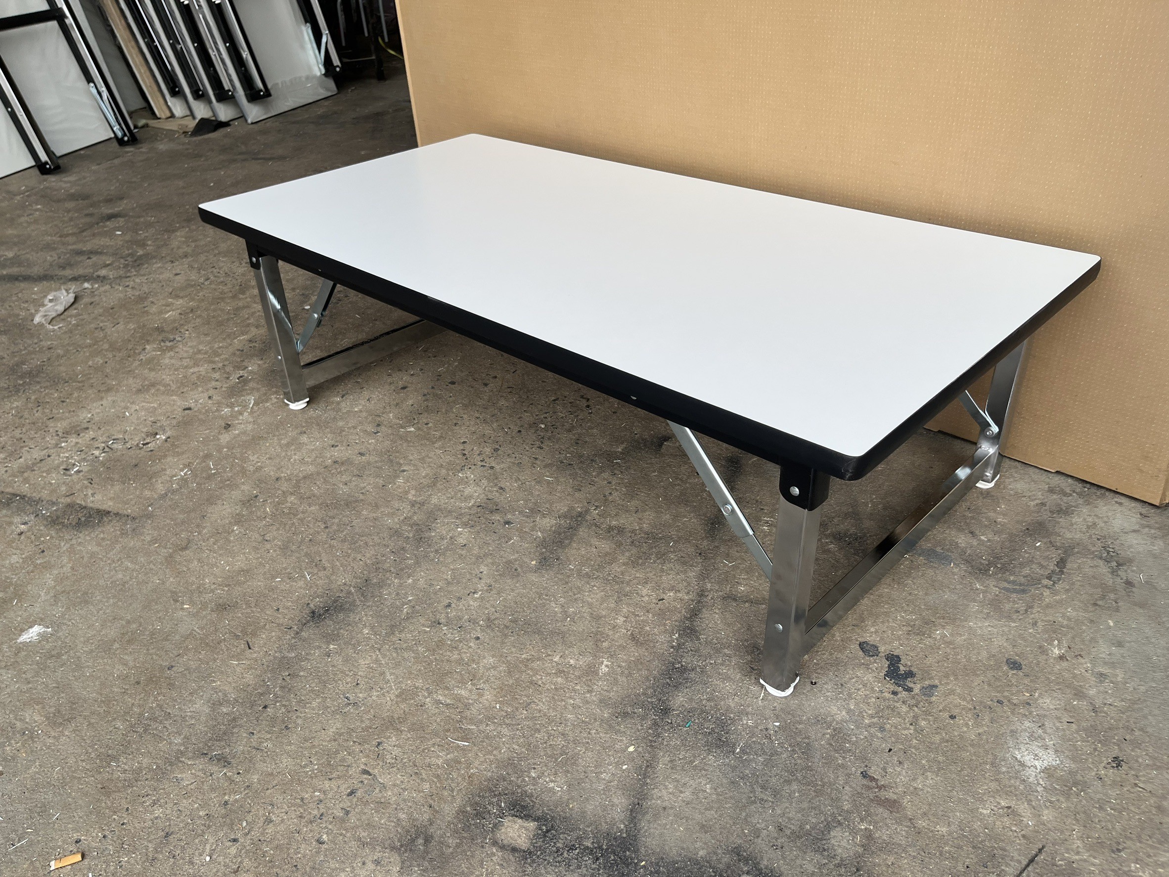 โต๊ะพับเด็กอนุบาลโต๊ะญี่ปุ่นนั่งพื้นสูง35cm. โรงเรียน โต๊ะโรงอาหาร โต๊ะหน้าขาว โต๊ะขาเหล็ก โต๊ะพับ โต๊ะอเนกประสงค์