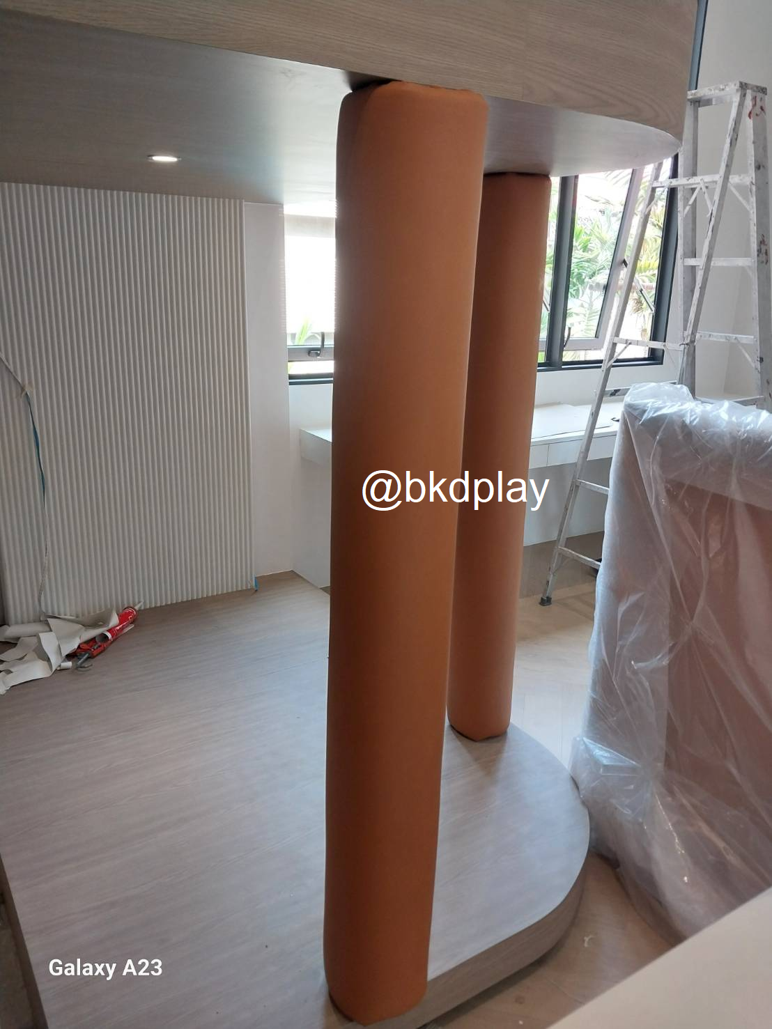 รับทำผนังกันกระแทก บุผนังห้อง หุ้มเสากันกระแทก บุหุ้มหนัง สั่งทำตามขนาดและสี