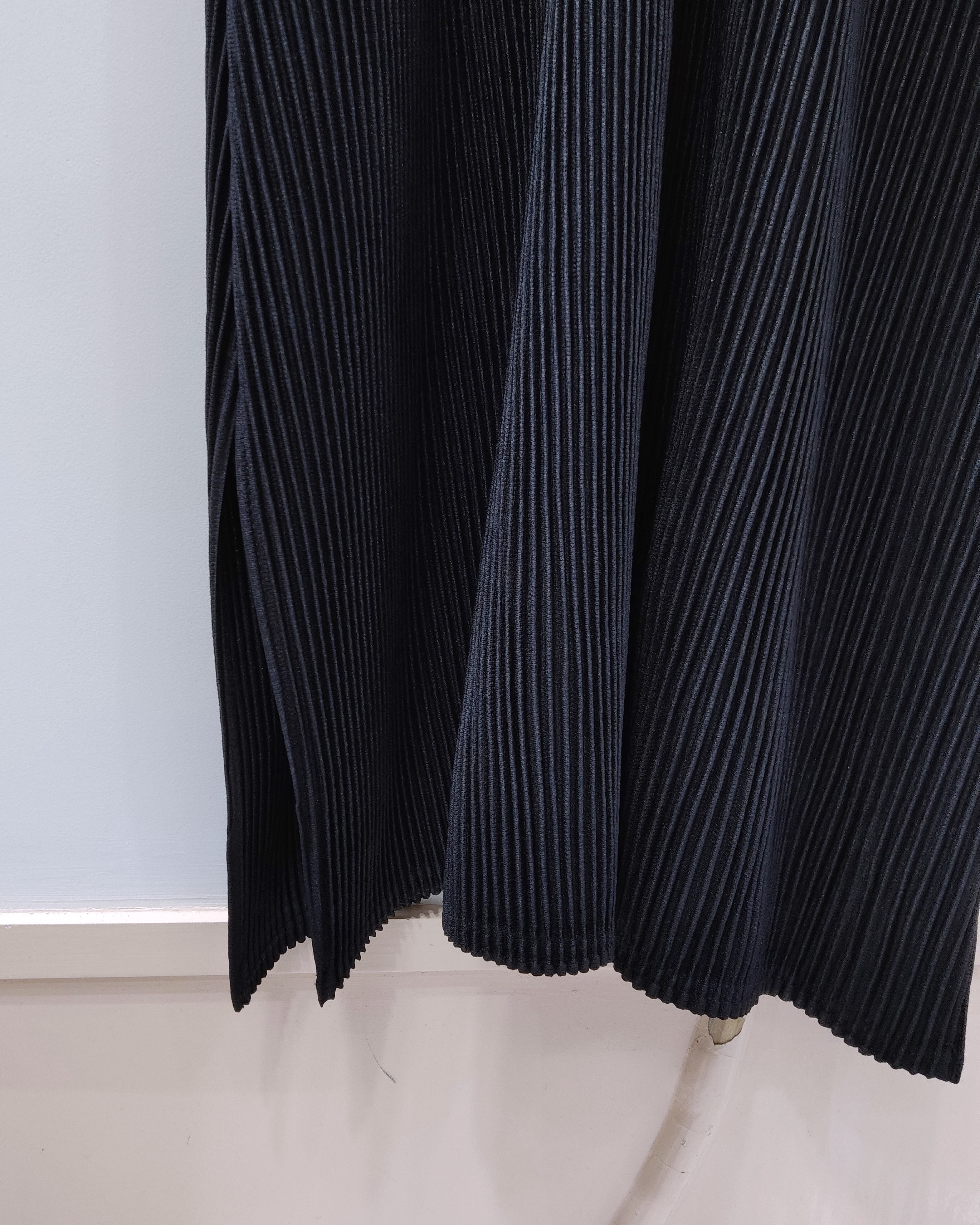 ยาว 46 นิ้ว 2MUAY รุ่น GM0817 เดรสอัดพลีท THICK SHORT SLEEVE PLEATED DRESS สีดำ FREE SIZE