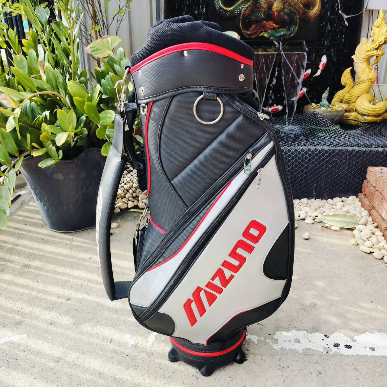 ถุงกอล์ฟ MIZUNO ของแท้ มือสอง สภาพสวยมาก ถุง TOUR ใบใหญ่ แต่น้ำหนักเบา ช่องใส่ของดีมากๆ ถุงกอล์ฟพรีเมี่ยมมือสอง ของแท้ By NakaraLuxuriious