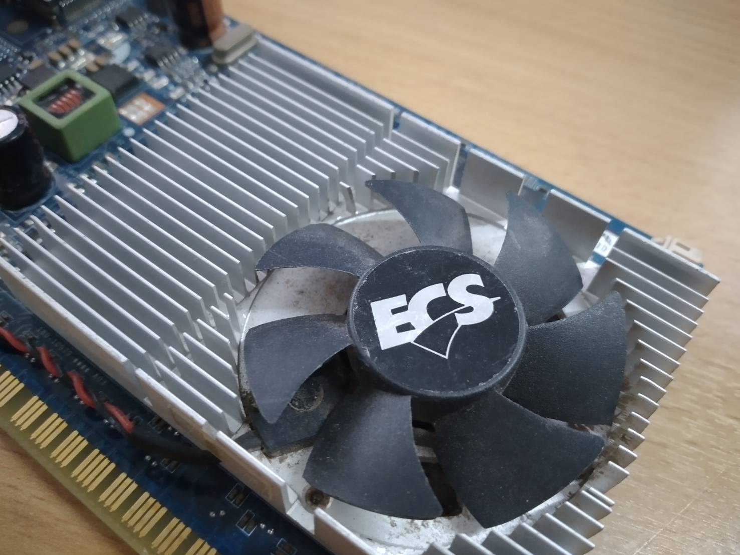 การ์ดจอ ECS N9500GT-1GKS-F (V1.0) DDR2 1GB 128 BIT