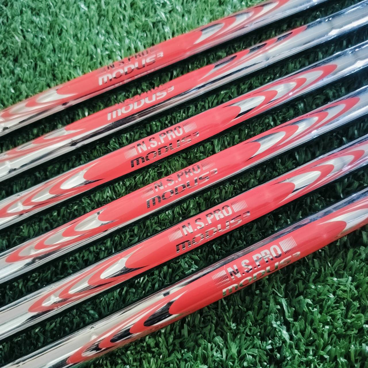 ก้าน NS PRO MODUS3 TOUR105 FLEX R คุณภาพสูงจัดๆ ติดกริพ GOLF PRIDE อย่างดี สวยจัด มาด้วยทั้งชุด คุ้มมาก!!! ความยาวเท่ากับเหล็ก 5 - 9 P มือสองสภาพงามๆ ราคานี้สุดช๊อค!!!