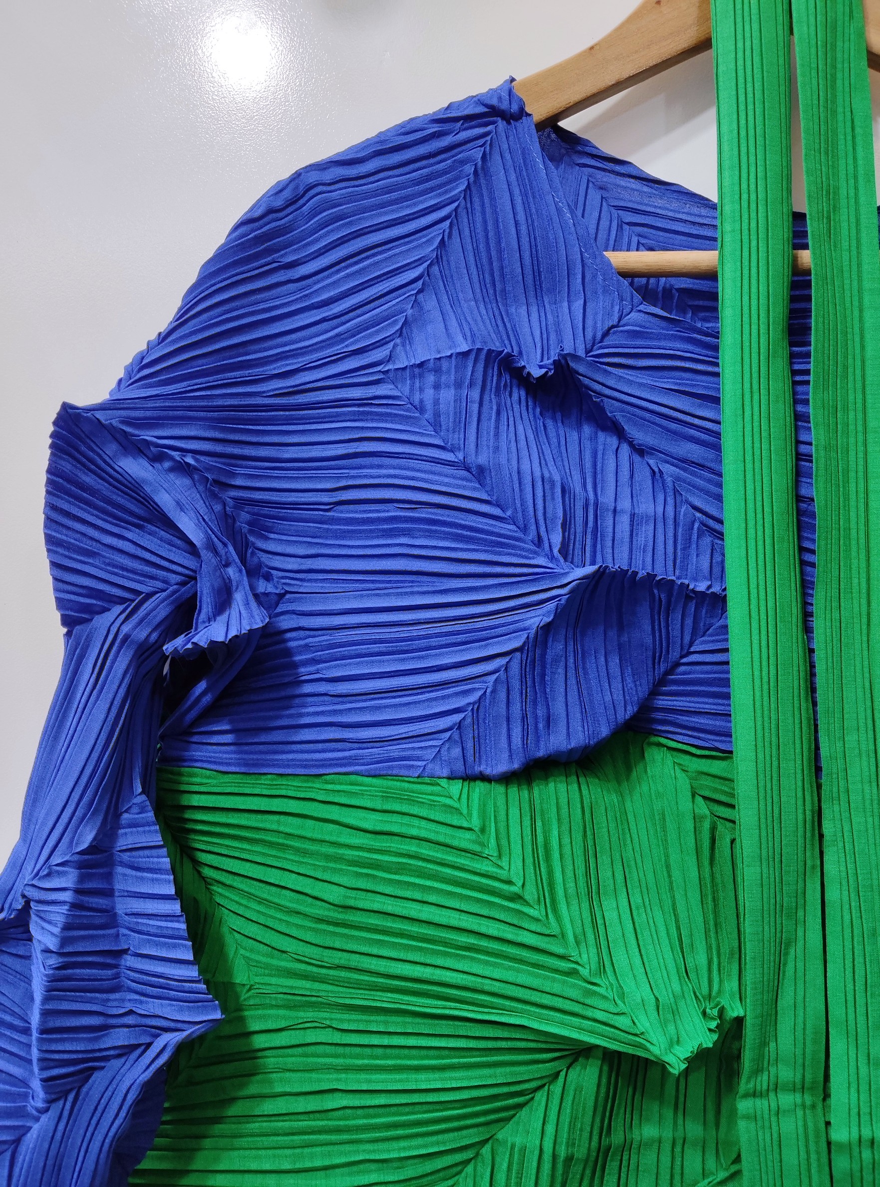 อกถึง 44 นิ้ว 2MUAY GM6671 เสื้ออัดพลีท TWO TONE ZIGZAG PLEATED TOP 7 สี FREE SIZE