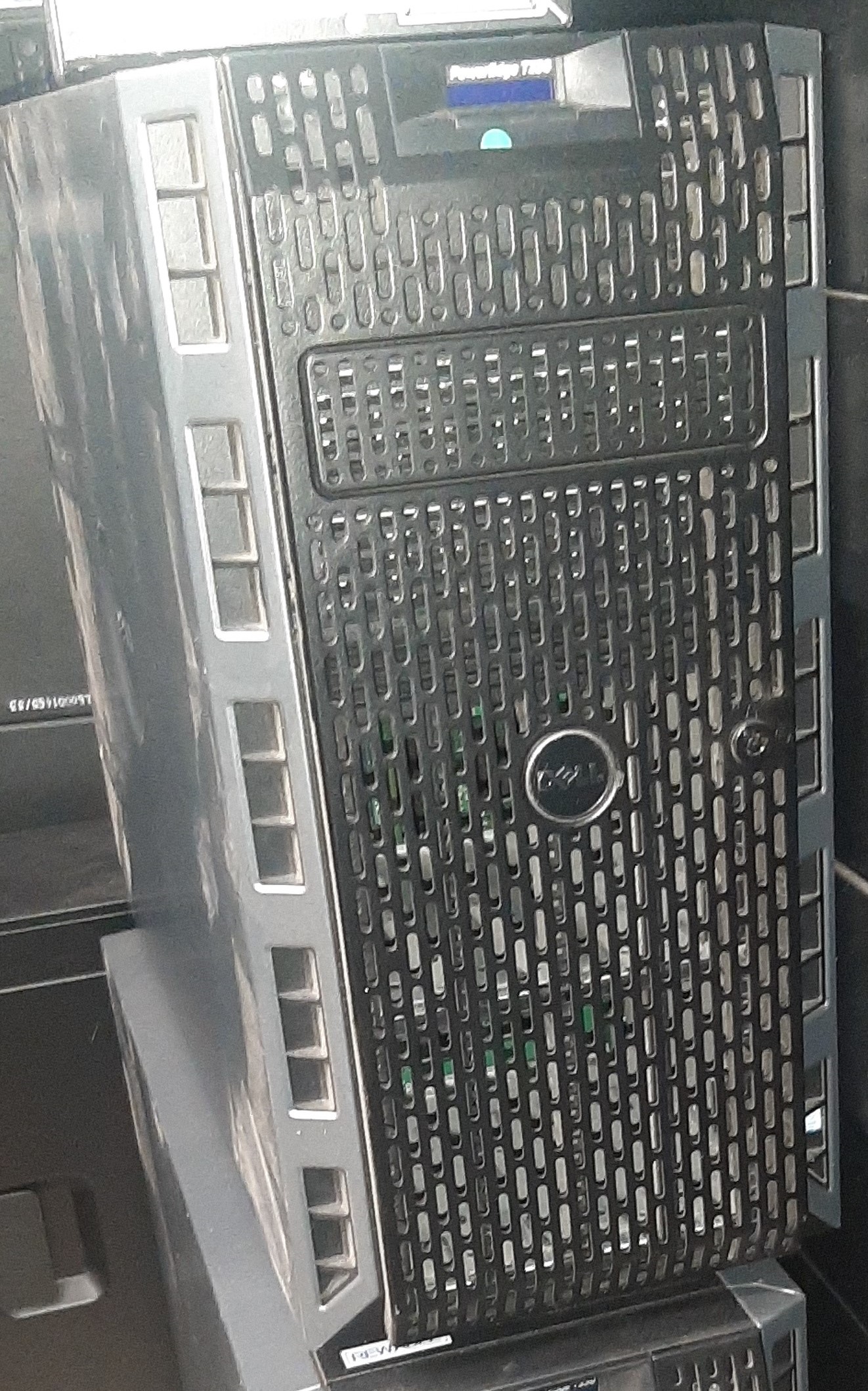 Dell T330 เซิร์ฟเวอร์ มือสอง มีประกันร้าน ดูแลดี(E3-1220v5 Ram16GB HDD500GB x8)