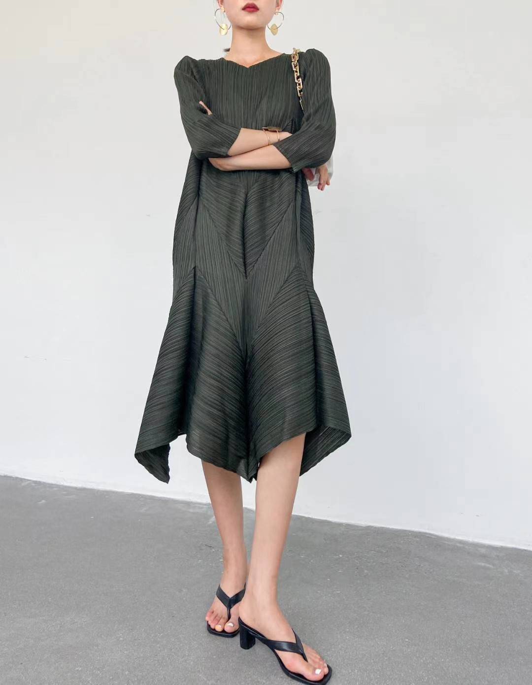 2MUAY รุ่น GJO7157 HALF SLEEVE VOLUME PLEATED DRESS เดรสผู้หญิง เดรสพลีทคุณภาพ 12สี FREE SIZE