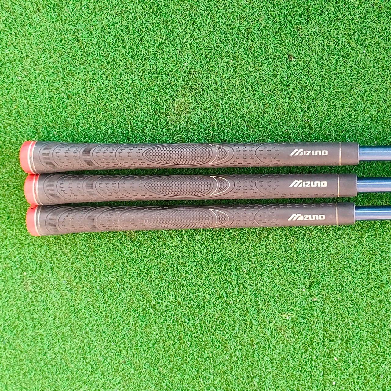 **ไม้กอล์ฟสำหรับเด็ก** ชุดเหล็ก MIZUNO มีเหล็ก 7,9,SW ก้าน ORICINAL MADE IN JAPAN น้องๆที่หาไม้กอล์ฟอยู่ ชุดนี้ของดีห้ามพลาด สำหรับเด็กเล่นได้ครบระยะครับ