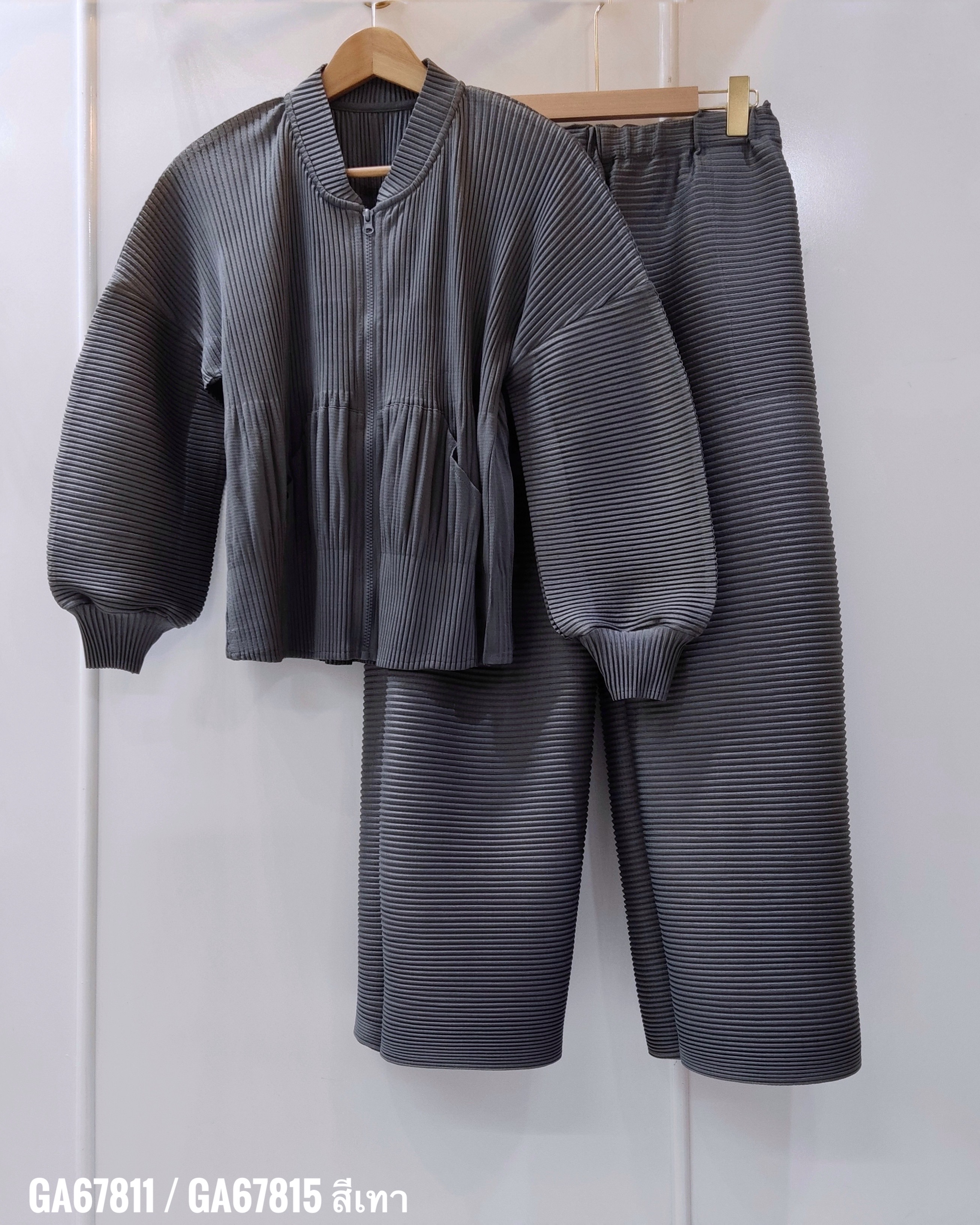 2MUAY รุ่น GA67811 / GA67815 THICK CARDIGAN ZIP FRONT PLEATED SET 4สี FREE SIZE