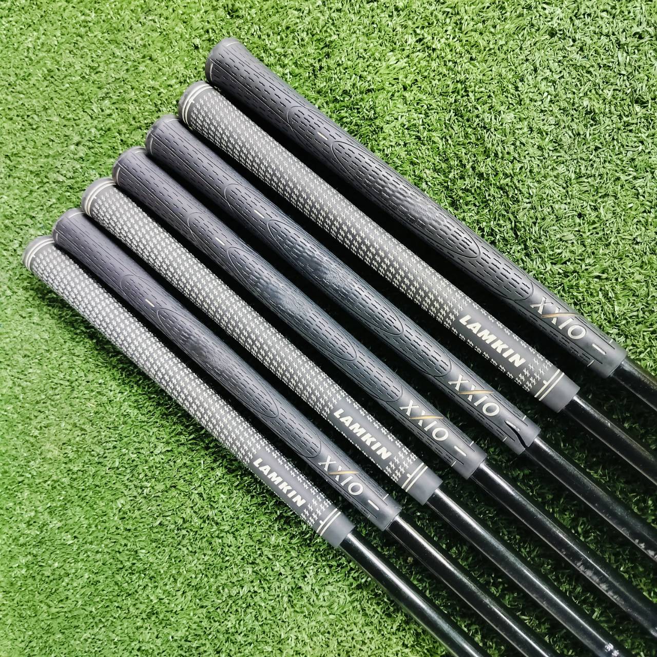 ชุดเหล็กหน้าเด้ง!!! ญี่ปุ่น XXIO TOUR SPEACIAL ก้าน XXIO MP100 FLEX R ตีดีมากๆ ด้วย CLAW UNDER CUT และมีแผ่นหน้าเด้งอีกชั้น สร้างระยะ ได้ไกลมากๆ ตีได้ระยะมากกว่าเหล็กปกติ ไม้กอล์ฟพรีเมี่ยมมือสอง ของแท้ By NakaraLuxurious